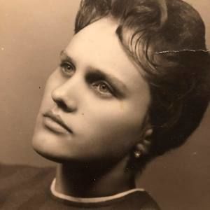 Meet your Posher, Vanessa